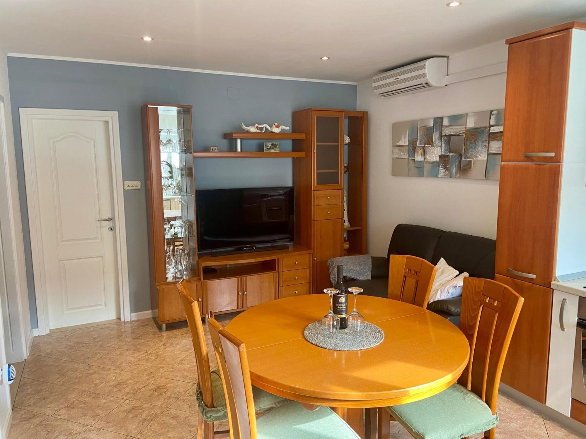 Apartment Simon - Old Stone Charm, Central Bol Life Екстер'єр фото