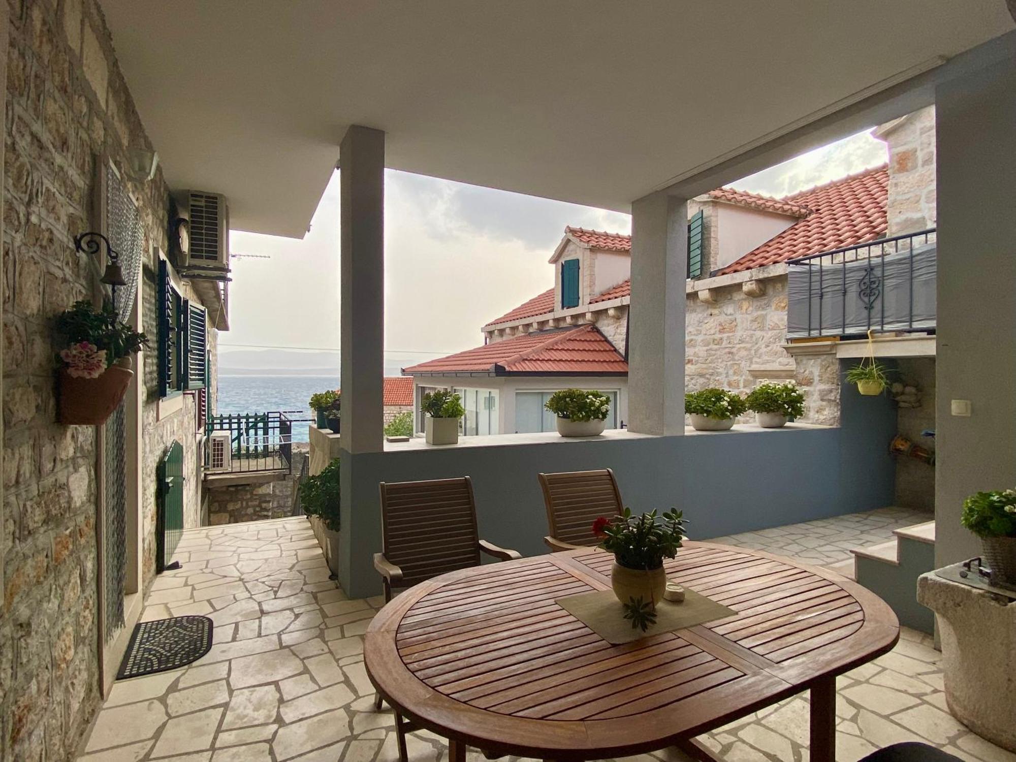 Apartment Simon - Old Stone Charm, Central Bol Life Екстер'єр фото