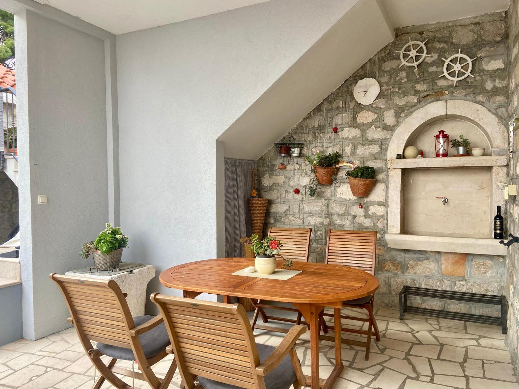 Apartment Simon - Old Stone Charm, Central Bol Life Екстер'єр фото
